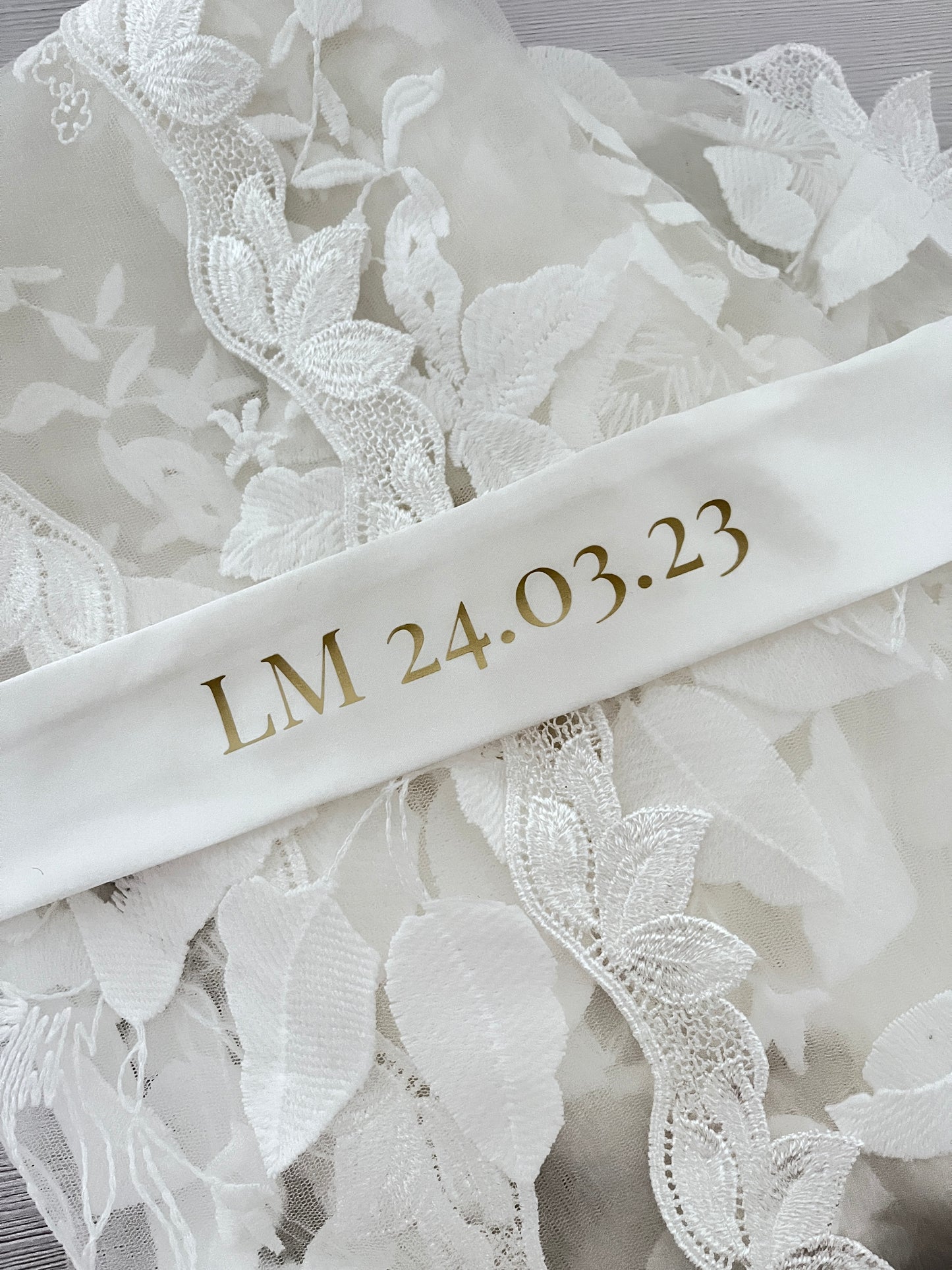 Embroidered Lace Detail Robe